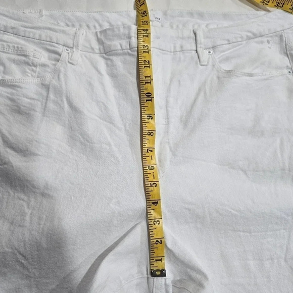 NWT Good American Women's Good Legs Straight Jeans Raw Hem White Size 24 Plus - Picture 6 of 8